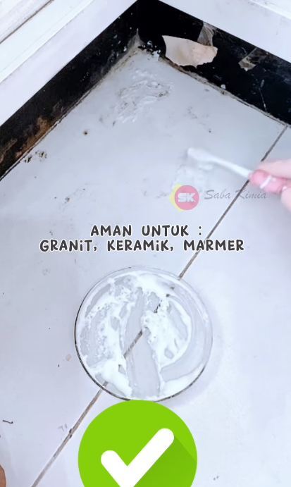 Tanpa sabun cuci piring, begini cara hilangkan noda kerak di lantai rumah hanya dengan 1 bahan dapur
