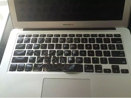 11 Momen apes keteledoran pemilik laptop ini bikin tepuk jidat, kok bisa sampai begini sih?
