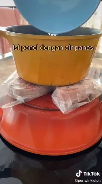 10 Trik mencairkan daging beku tak lebih dari 30 menit, andalkan alat dan bahan sederhana