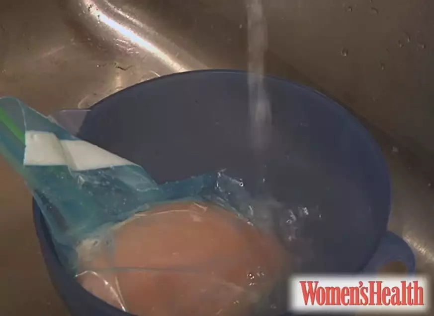 10 Trik mencairkan daging beku tak lebih dari 30 menit, andalkan alat dan bahan sederhana