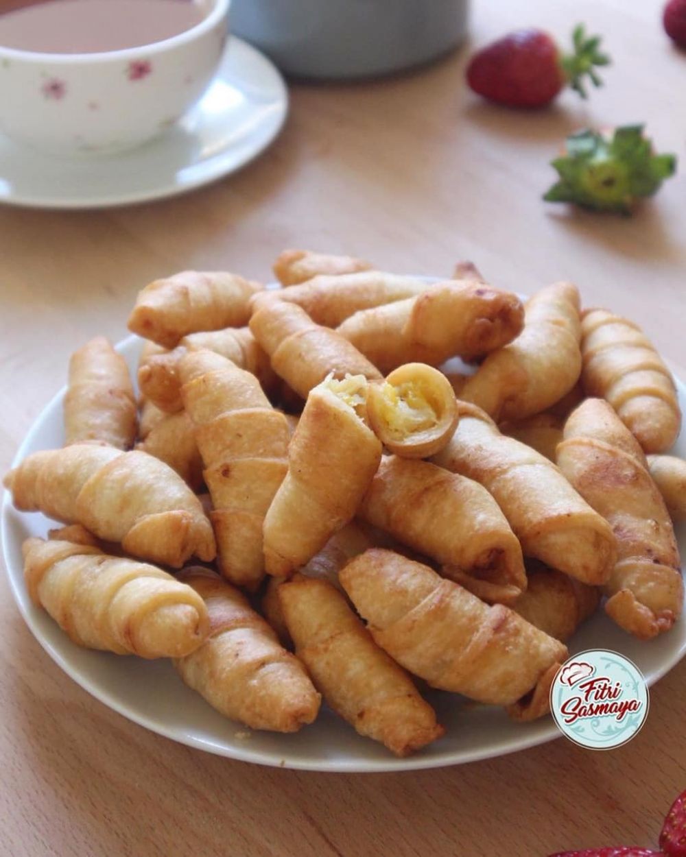 17 Resep camilan berbahan pisang cocok untuk takjil, simpel, gurih, enak, dan nikmat