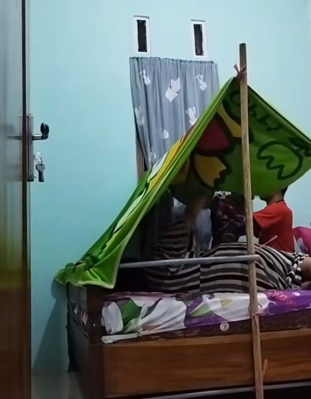 serba serbi kemah nyeleneh berbagai sumber