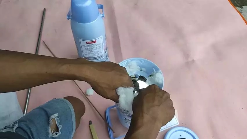 12 Trik agar air di termos awet panas, praktis andalkan bahan rumahan