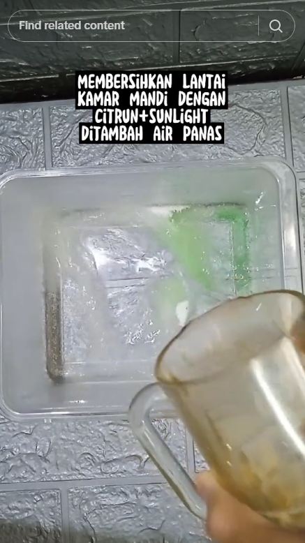 Kinclong dalam 10 menit, ini trik bersihkan lantai kamar mandi berkerak pakai tambahan 1 bahan dapur