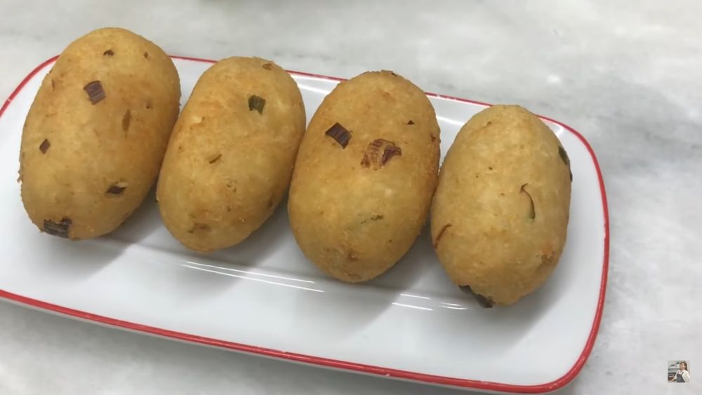 Singkong tak diperas dulu, ini trik membuat adonan combro lembut dan tetap empuk meski sudah dingin