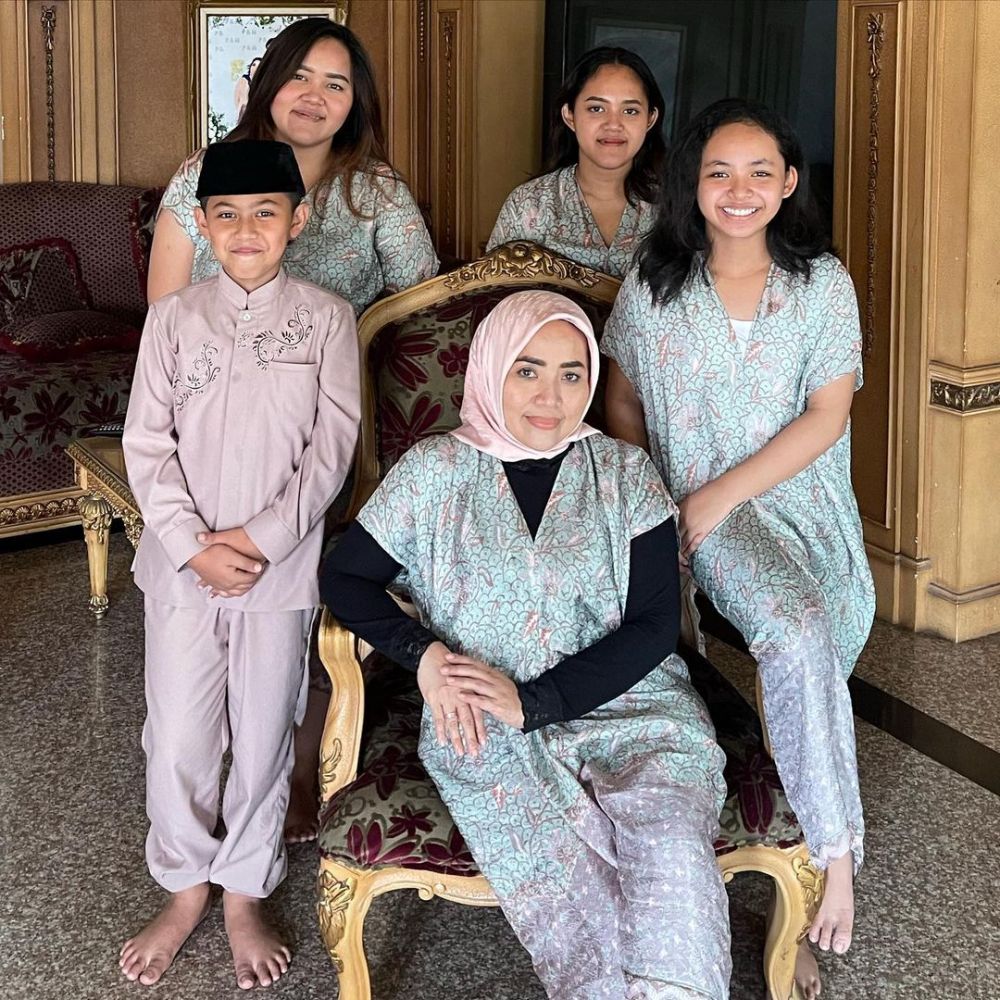 putri sulung dewi nurmania © 2024 brilio.net putri sulung dewi nurmania © 2024 brilio.net