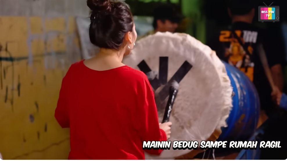 momen ayu ting ting bangunkan sahur © YouTube
