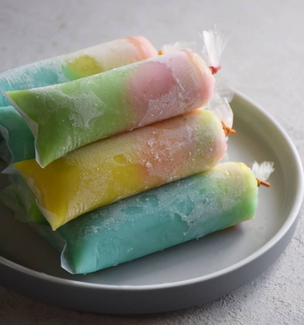 13 Cara membuat es lilin untuk takjil, praktis, segar, dan bisa jadi ide jualan