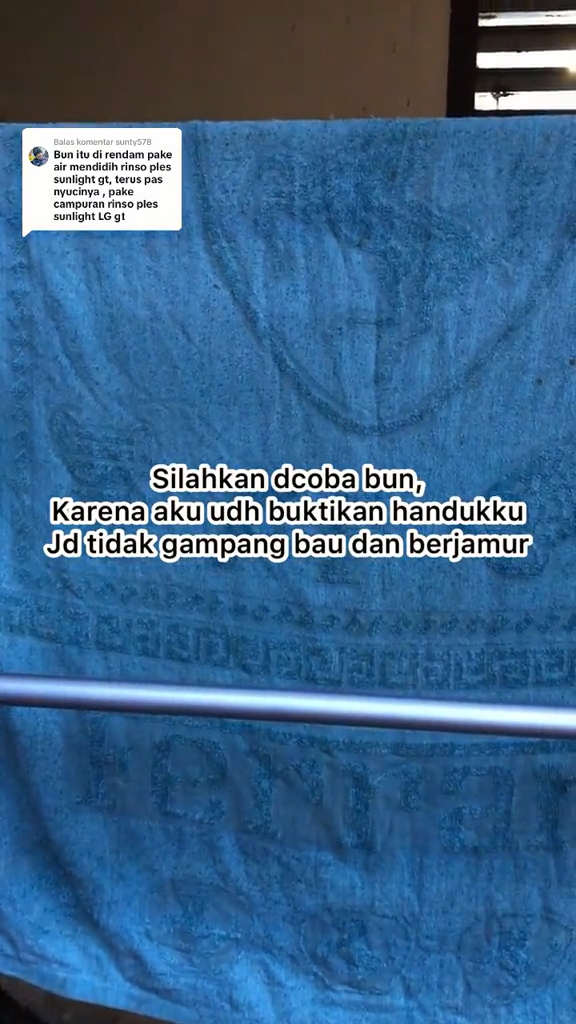 Tanpa direndam sitrun, trik cuci handuk bau dan berjamur ala ibu ini bikin bersih pakai 1 bahan dapur