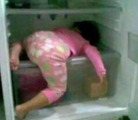 potret kocak cara menghindari panas © X