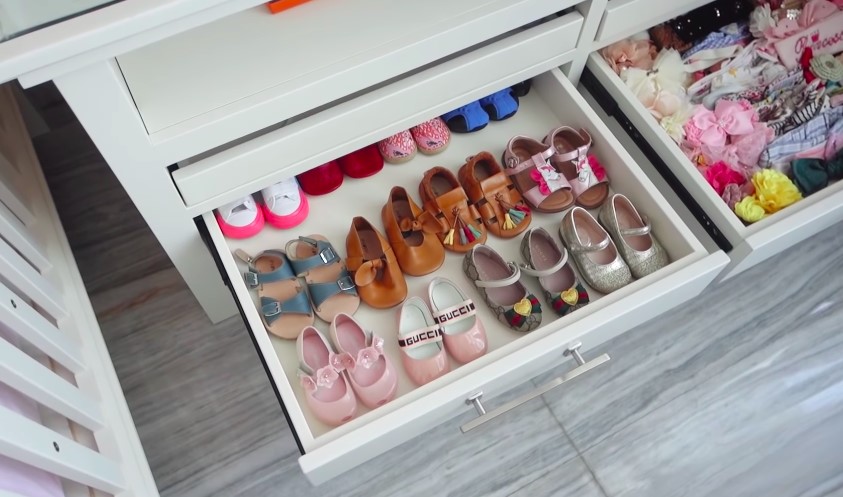 kamar anak Momo eks Geisha ada dapur © YouTube