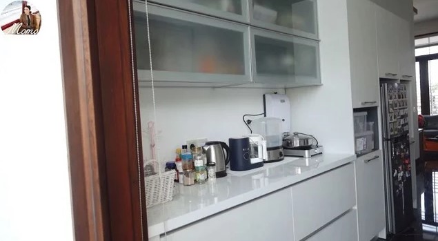 kamar anak Momo eks Geisha ada dapur © YouTube