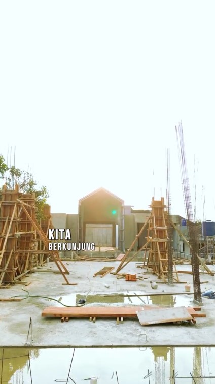 pembangunan rumah baru Denny Sumargo © TikTok pembangunan rumah baru Denny Sumargo © TikTok