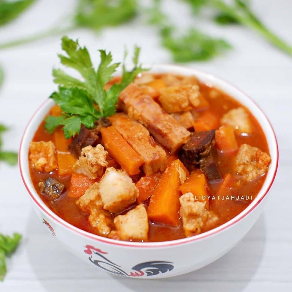 17 Resep menu sahur serba kuah merah, simpel, enak, dan menggugah selera