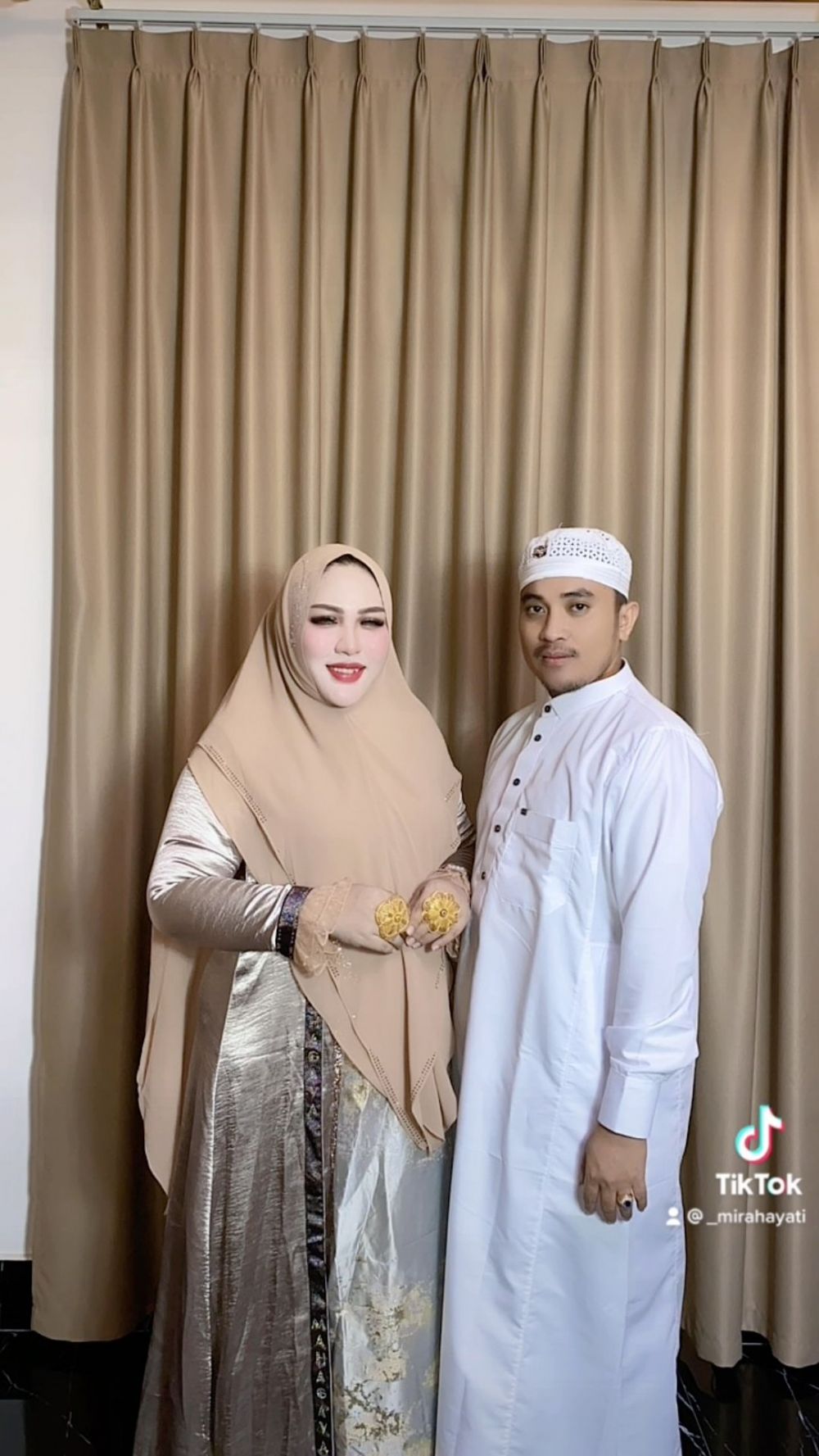 sumber kekayaan Mira Hayati © berbagai sumber sumber kekayaan Mira Hayati © berbagai sumber