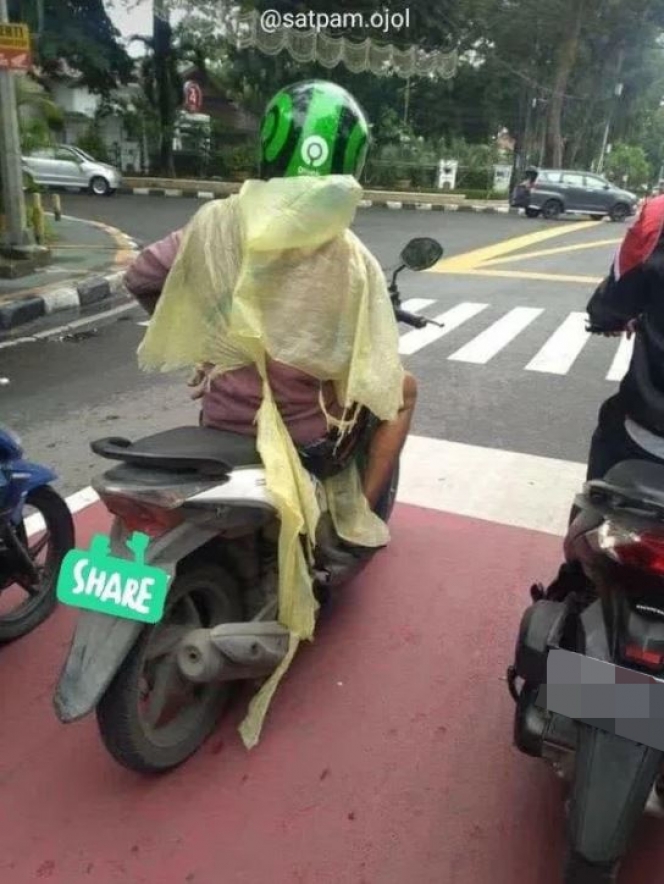 siasat nyeleneh orang jalani musim hujan berbagai sumber siasat nyeleneh orang jalani musim hujan berbagai sumber