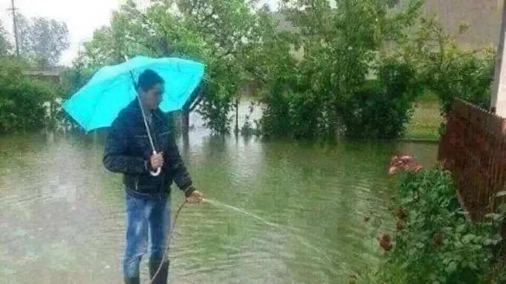 siasat nyeleneh orang jalani musim hujan berbagai sumber siasat nyeleneh orang jalani musim hujan berbagai sumber