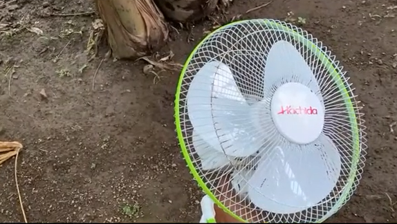 Tanpa dibongkar, cara bapak-bapak bersihkan kipas angin ini praktis bikin kinclong pakai 2 bahan dapur