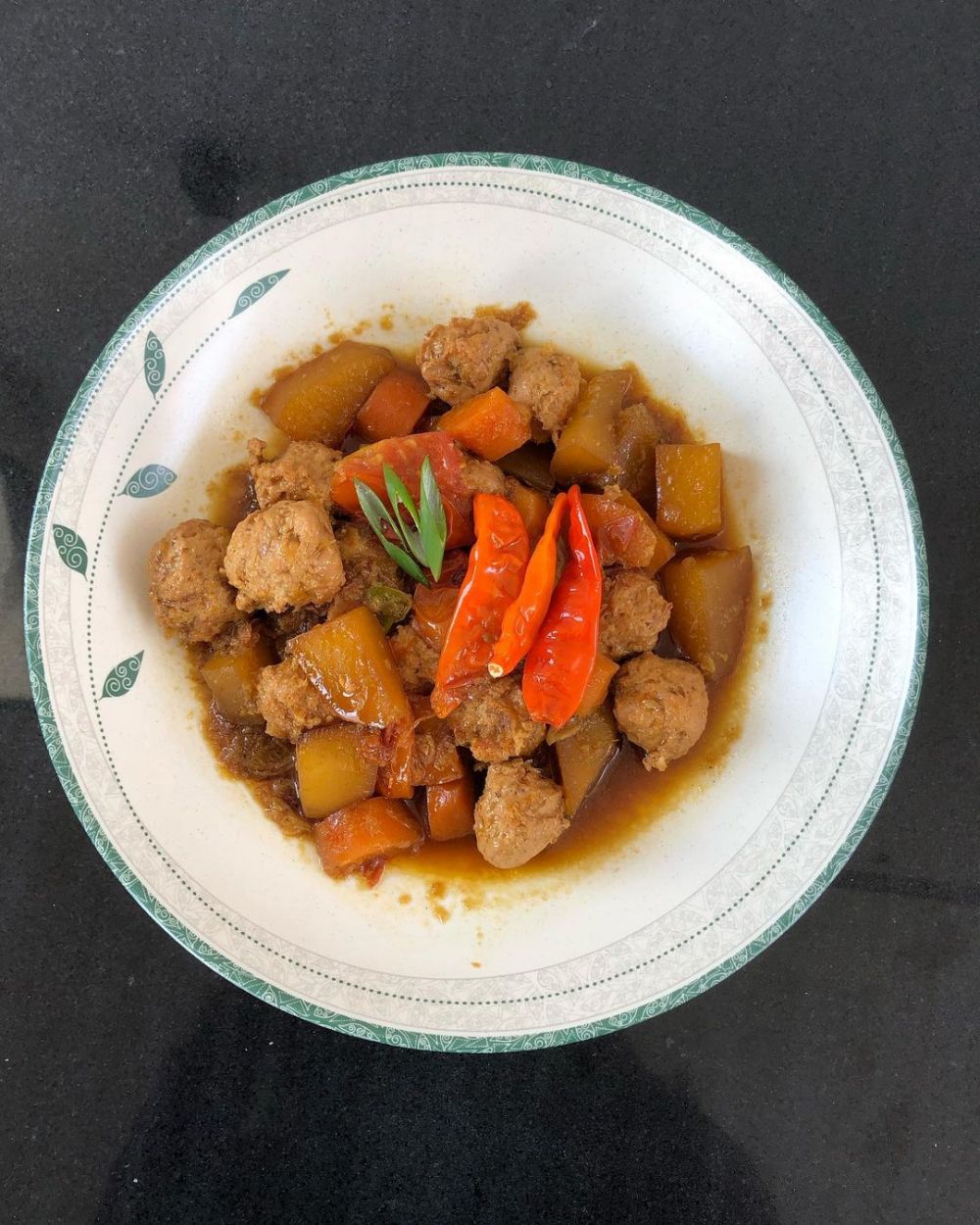 17 Resep semur ayam ala rumahan lauk andalan buka puasa, enak, sederhana, dan nggak bikin bosan