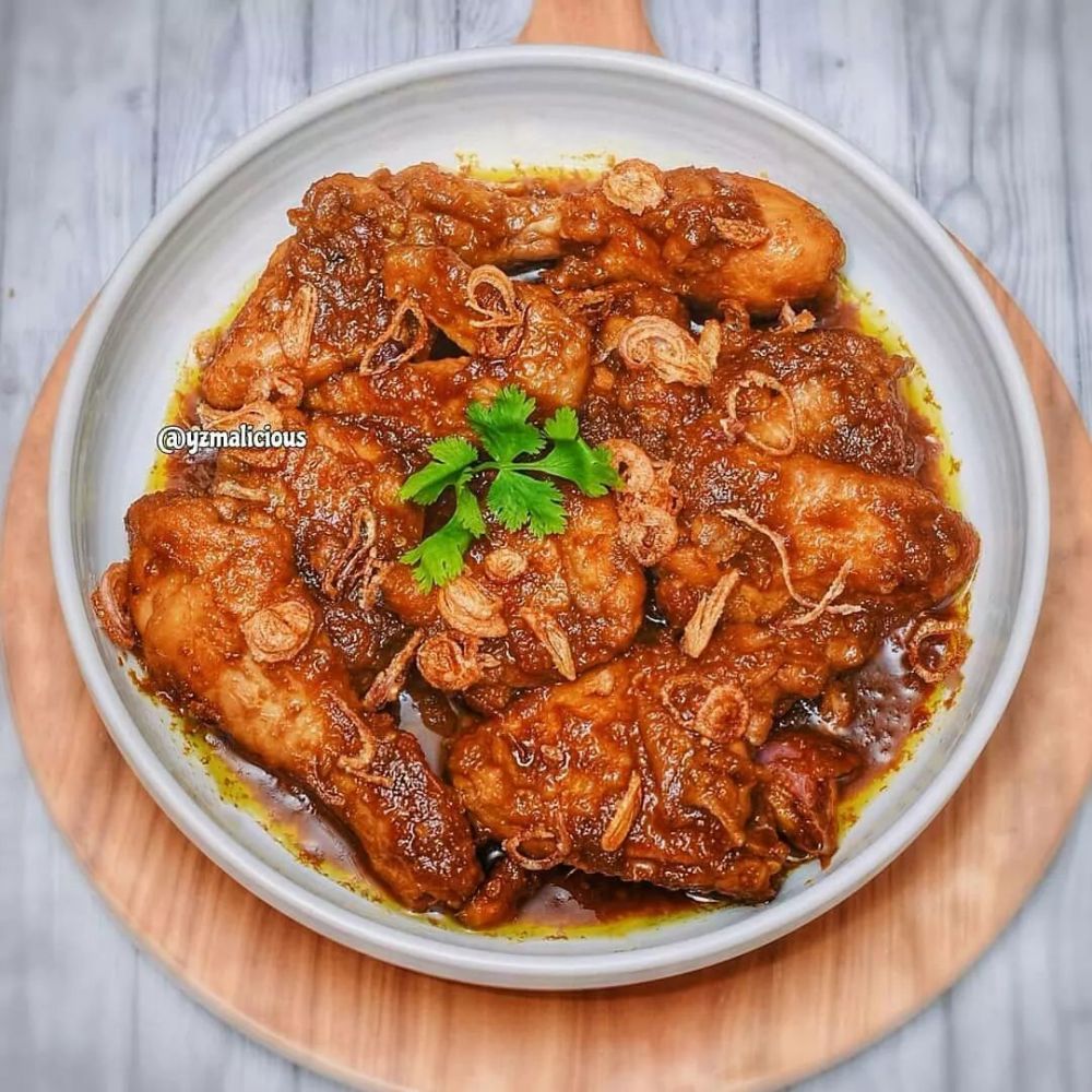 17 Resep semur ayam ala rumahan lauk andalan buka puasa, enak, sederhana, dan nggak bikin bosan