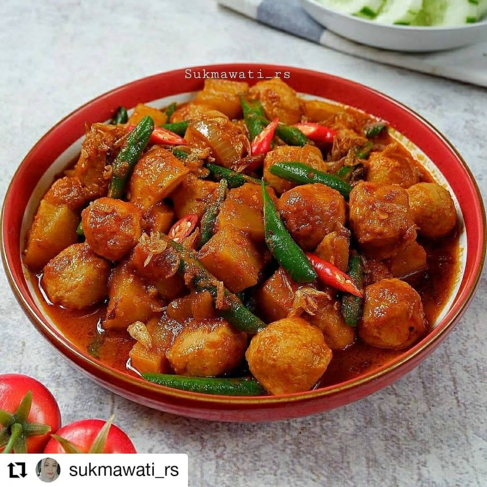 17 Resep semur ayam ala rumahan lauk andalan buka puasa, enak, sederhana, dan nggak bikin bosan