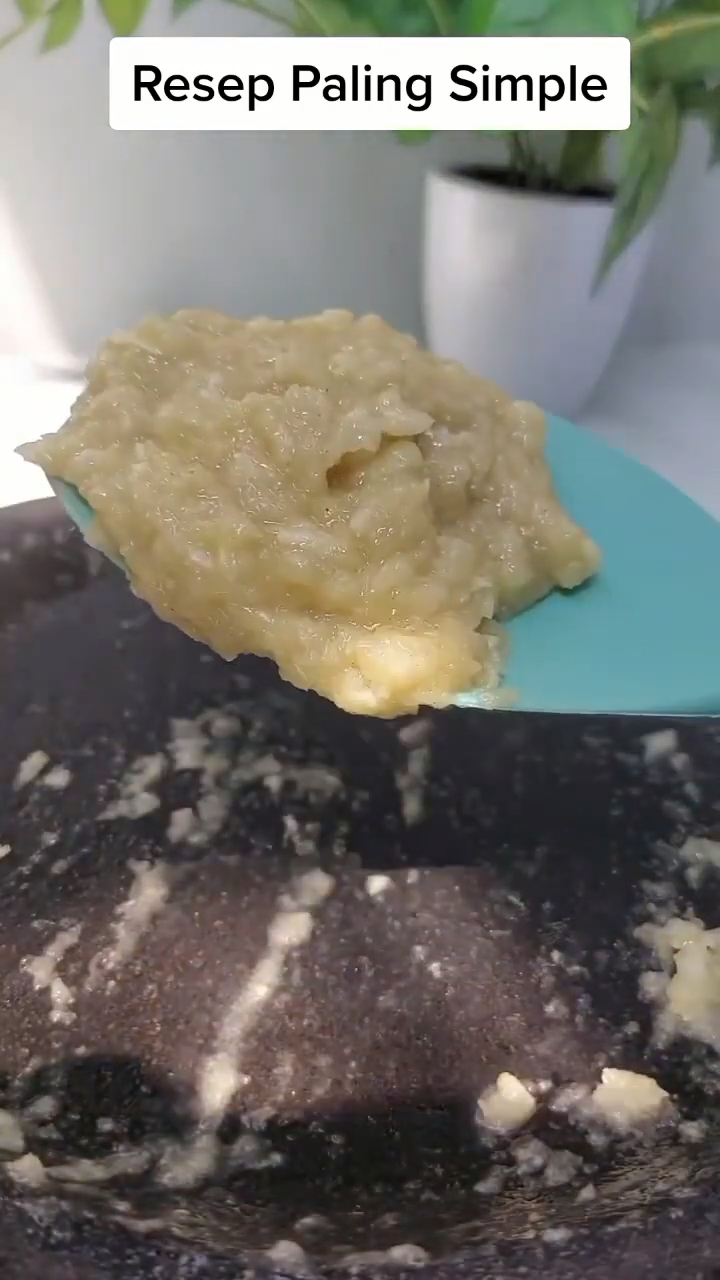 Tanpa perlu direbus dulu, ini cara menggoreng kacang mete agar bumbunya meresap dan renyah tahan lama