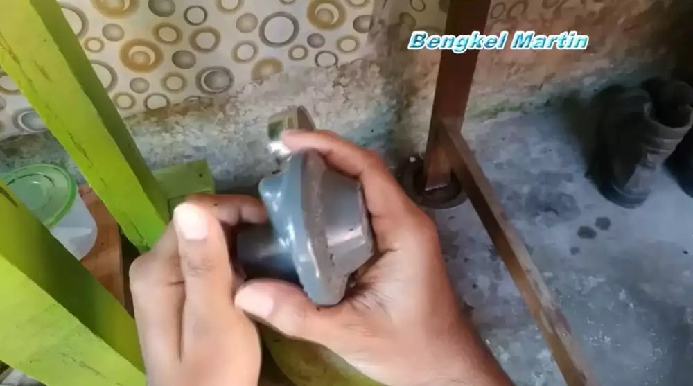 10 Cara mengatasi kompor gas tidak menyala, praktis dan mudah ditiru