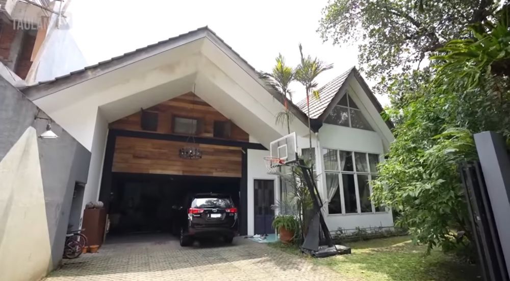 taman asri di rumah Dwi Sasono YouTube taman asri di rumah Dwi Sasono YouTube