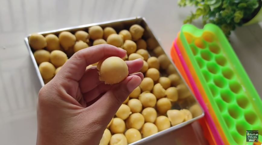 Cara cerdas warganet mencetak kue nastar ini lebih cepat dan bentuknya bulat sempurna pakai 1 alat