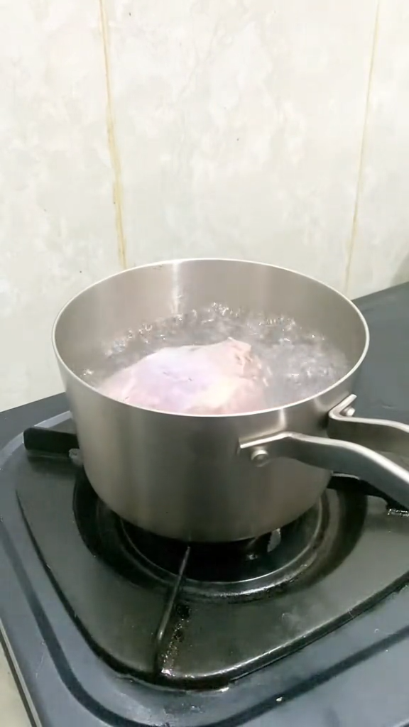 Empuk dalam 12 menit, ini cara cepat merebus daging sapi agar matang sempurna meski tanpa presto