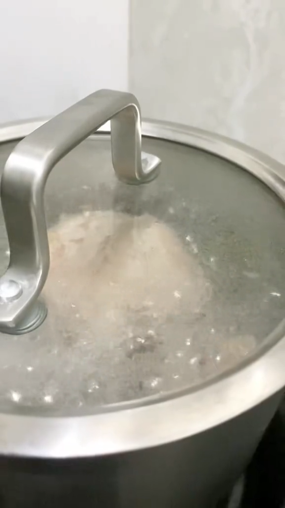 Empuk dalam 12 menit, ini cara cepat merebus daging sapi agar matang sempurna meski tanpa presto