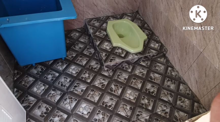 Cuma tambah 2 bahan dapur, ini trik bersihkan kerak keramik kamar mandi agar bersih dan mengilap