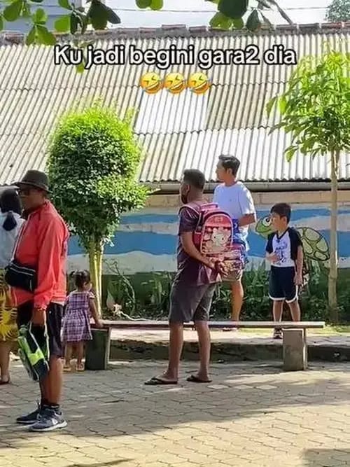 kelakuan bapak saat dipasrahin ngemong anak berbagai sumber