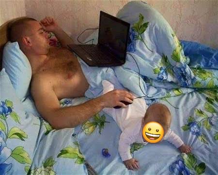 kelakuan bapak saat dipasrahin ngemong anak berbagai sumber