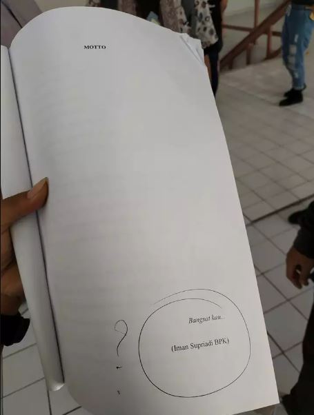 Potret kocak halaman motto skripsi Berbagai sumber