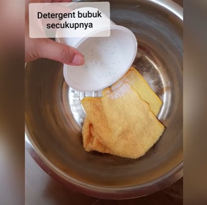 Trik cuci lap dapur kotor dan berminyak agar bersih kesat, ampuh tanpa sitrun