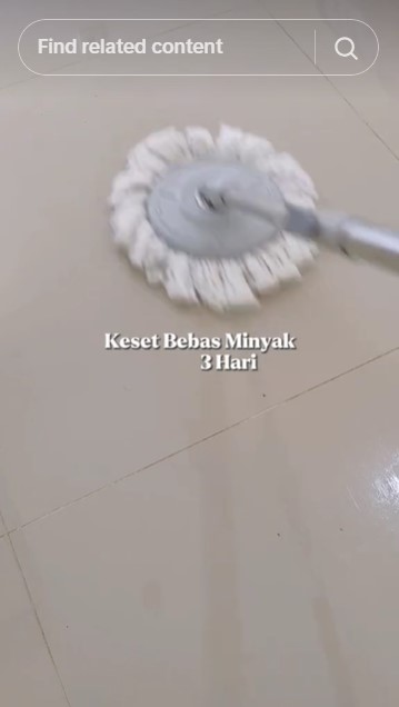 Tak perlu ditambah cuka, wanita ini punya trik mengepel lantai agar kesat 3 hari pakai 2 bahan dapur