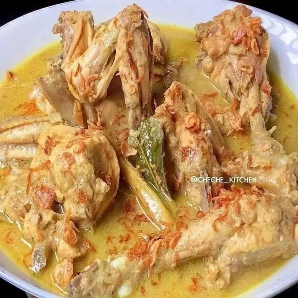 25 Resep opor ayam menu andalan Lebaran, enak, gurih, simpel, dan menggugah selera