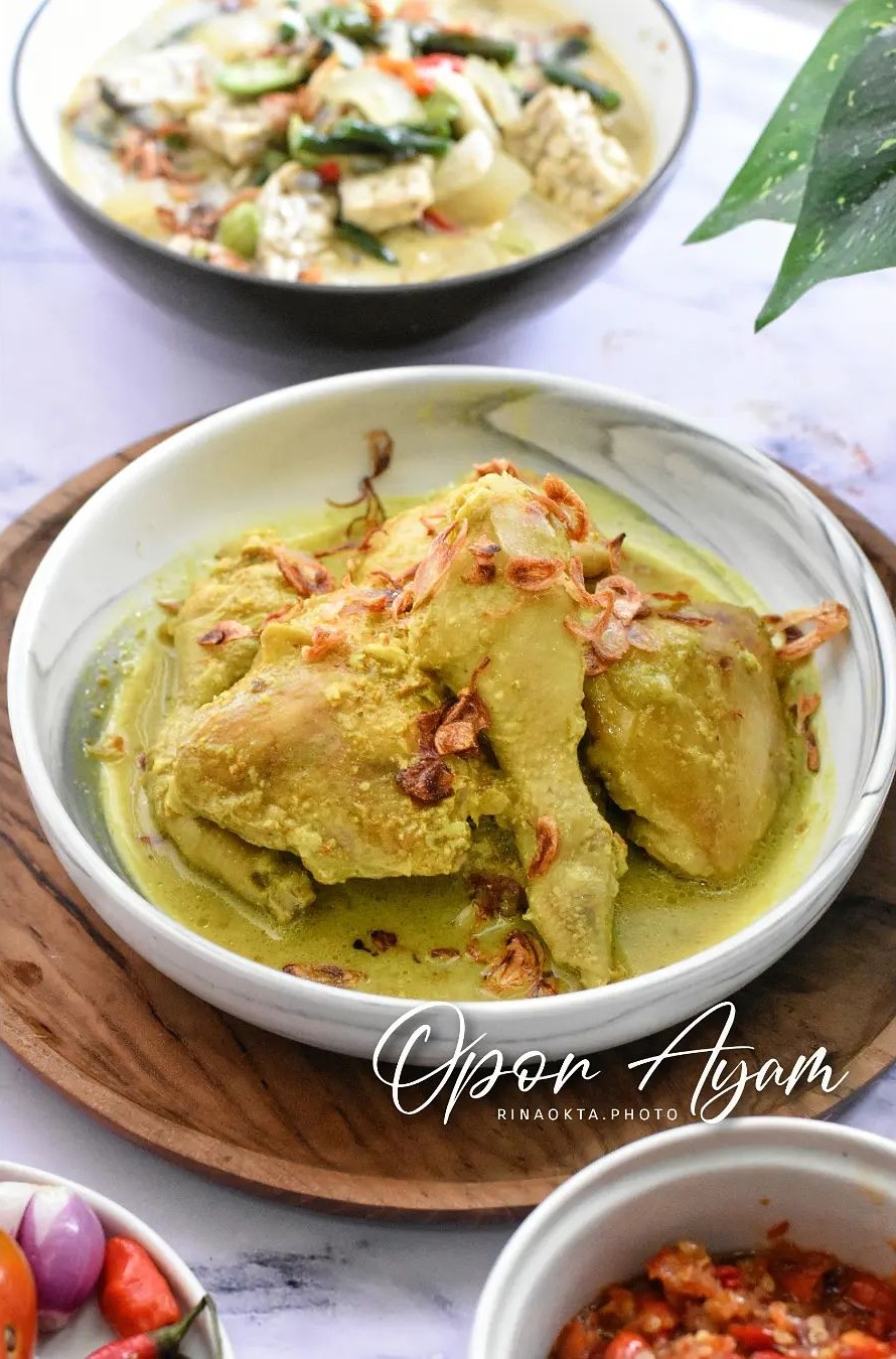 25 Resep opor ayam menu andalan Lebaran, enak, gurih, simpel, dan menggugah selera