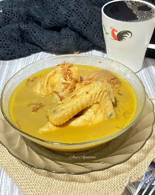 25 Resep opor ayam menu andalan Lebaran, enak, gurih, simpel, dan menggugah selera