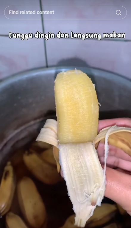 Cukup tambah 1 bumbu dapur, ini cara rebus pisang agar warnanya tetap kuning cerah dan tak menghitam