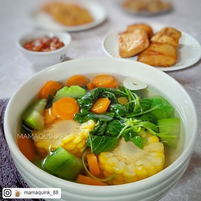 13 Resep sayur bayam bening untuk sahur, segar, simpel, dan menggugah selera