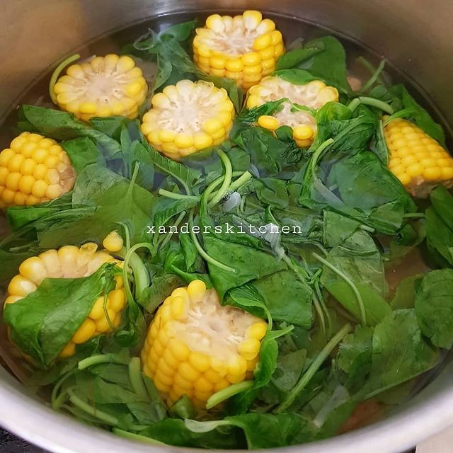 13 Resep sayur bayam bening untuk sahur, segar, simpel, dan menggugah selera