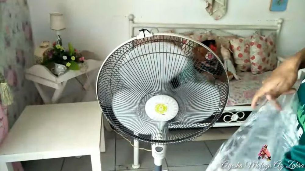 Tak perlu baking soda, trik bersihkan kipas angin ala emak-emak ini bikin kinclong pakai 1 bahan dapur