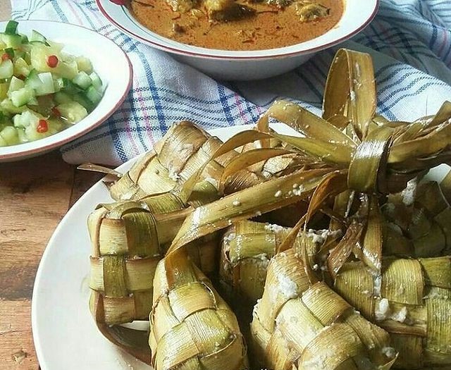13 Cara membuat ketupat sajian andalan Lebaran, empuk, legit, dan mudah dibuat