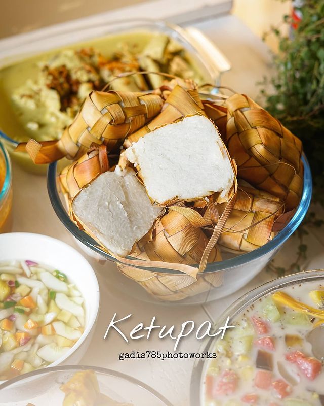 13 Cara membuat ketupat sajian andalan Lebaran, empuk, legit, dan mudah dibuat