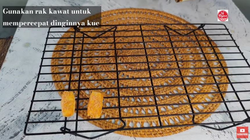 Tanpa campuran pengawet, ini cara simpan kue kering agar antijamuran, renyah, dan awet berbulan-bulan