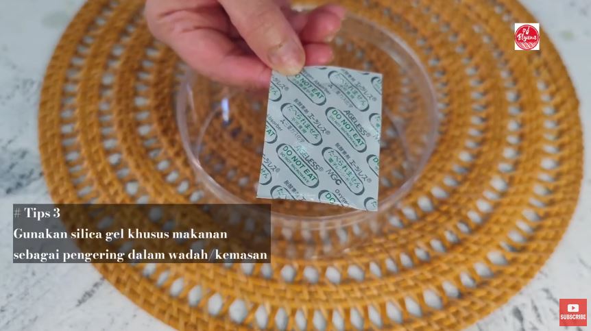 Tanpa campuran pengawet, ini cara simpan kue kering agar antijamuran, renyah, dan awet berbulan-bulan