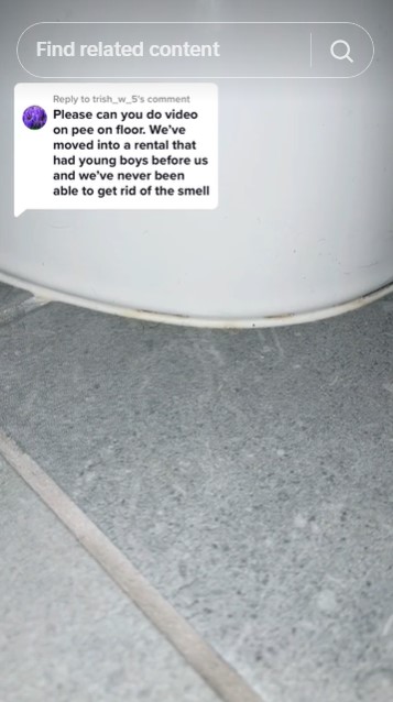 Bukan meletakkan kapur barus, ini trik hilangkan bau pesing di kamar mandi cukup pakai 1 bahan dapur