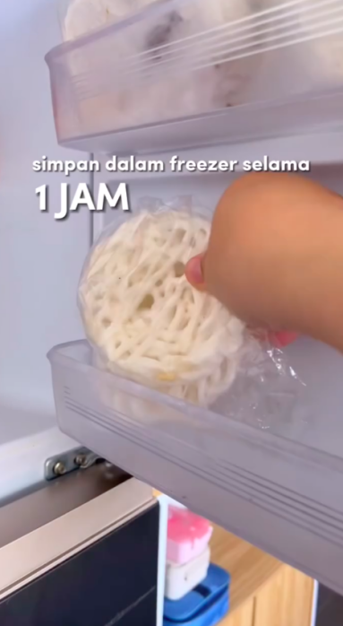Tak perlu digoreng lagi, ini trik mengubah kerupuk putih melempem agar enak dan renyah lagi